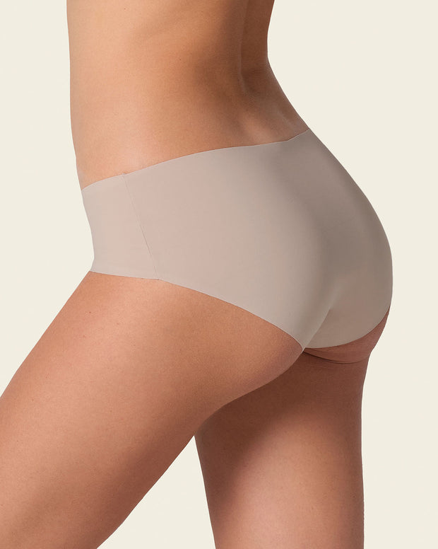 No ride-up seamless hiphugger panty