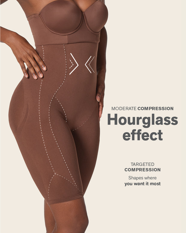 Invisible extra high-waisted shaper short